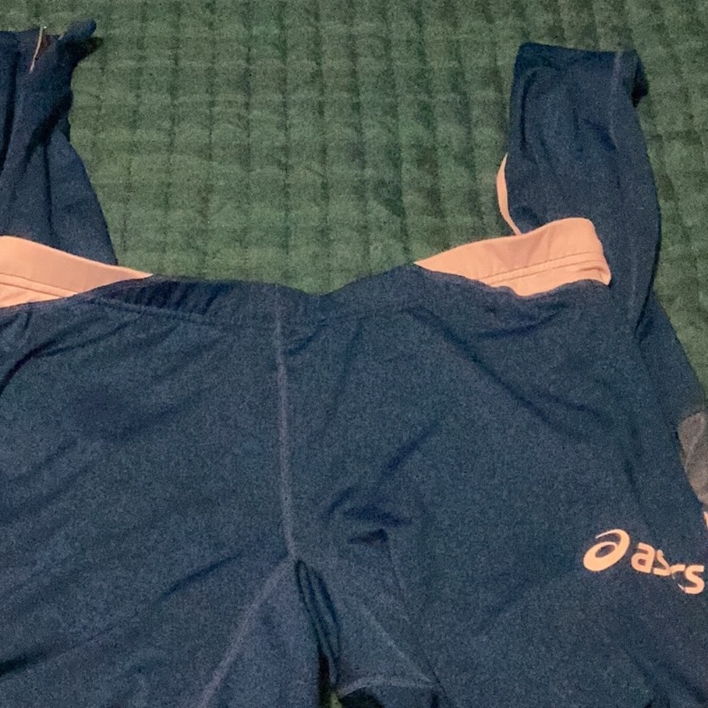 ASICS - Picture 3 of 3